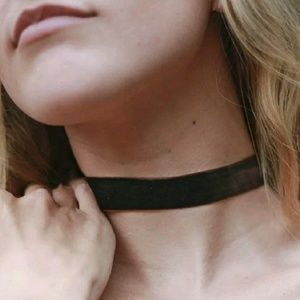 🎉HP Style Staples 🎉Simple Black Choker